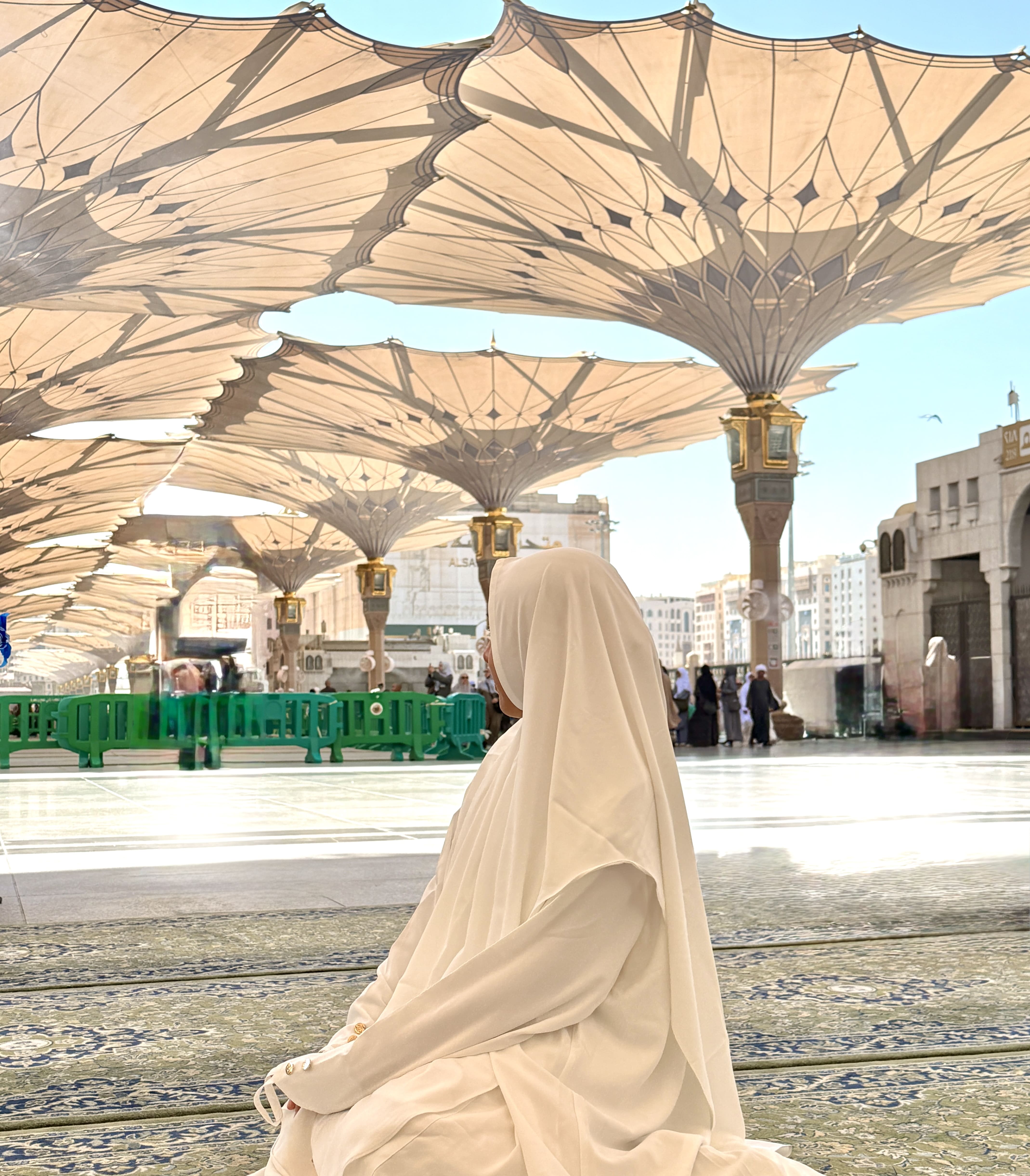 Checklist Perlengkapan Umroh Wanita: Panduan Lengkap Agar Ibadah Tenang Tanpa Ada yang Terlewat